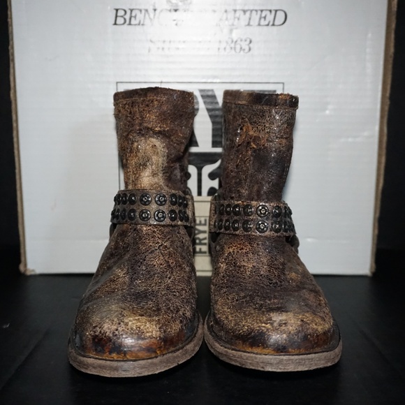 New Frye Phillip studded harness (moto) biker boot size:6 - Picture 3 of 10